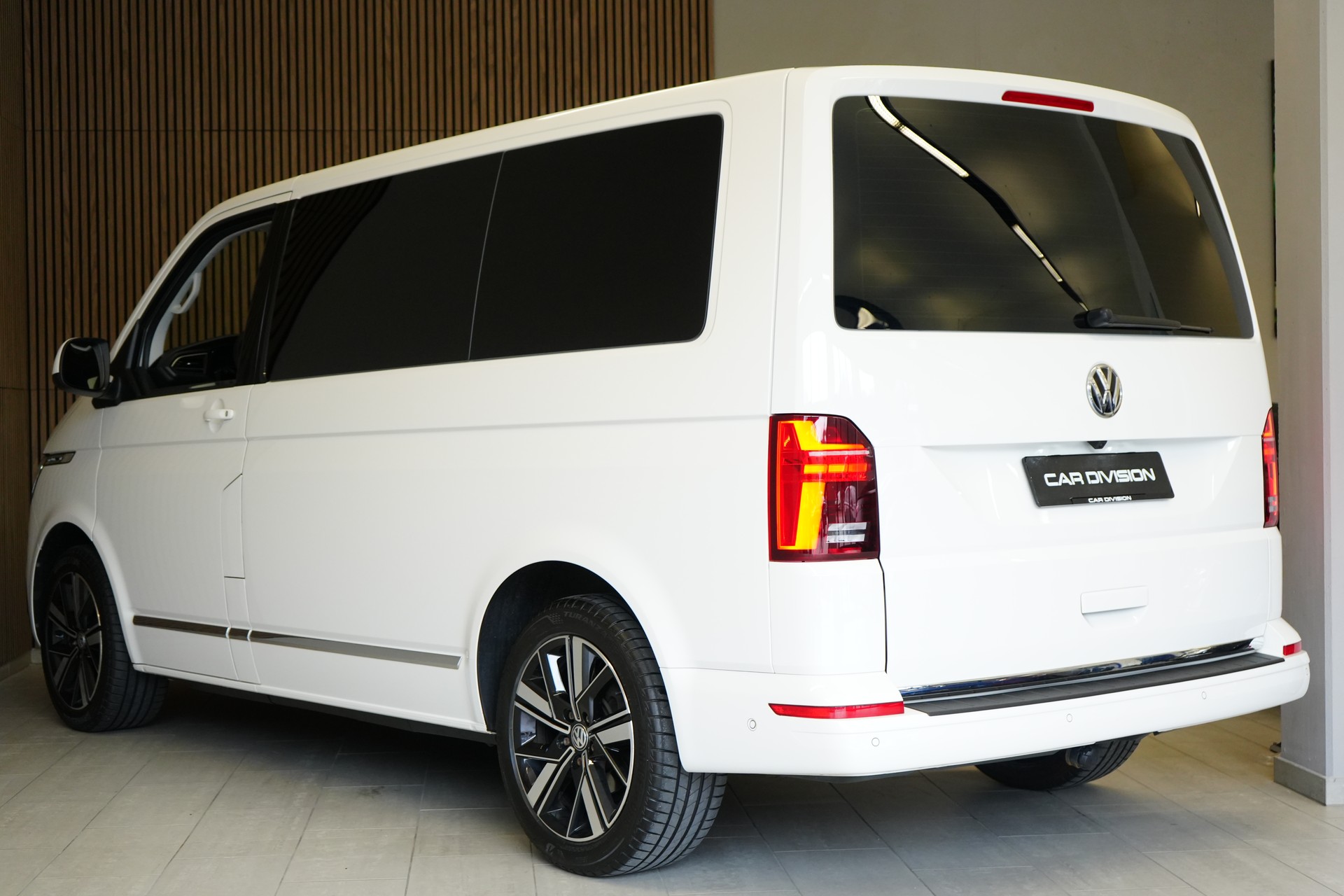 VW T6.1 Multivan 2.0 Bi-TDI Generation Six 4Motion DSG-image-9