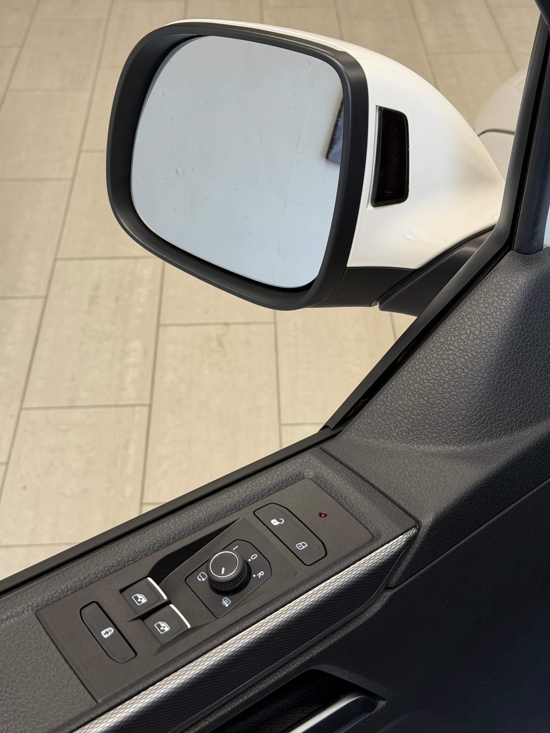 VW T6.1 Multivan 2.0 Bi-TDI Generation Six 4Motion DSG-image-17