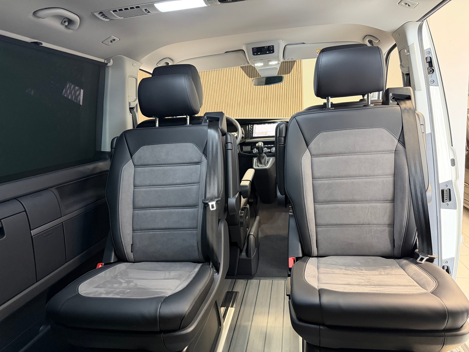 VW T6.1 Multivan 2.0 Bi-TDI Generation Six 4Motion DSG-image-24