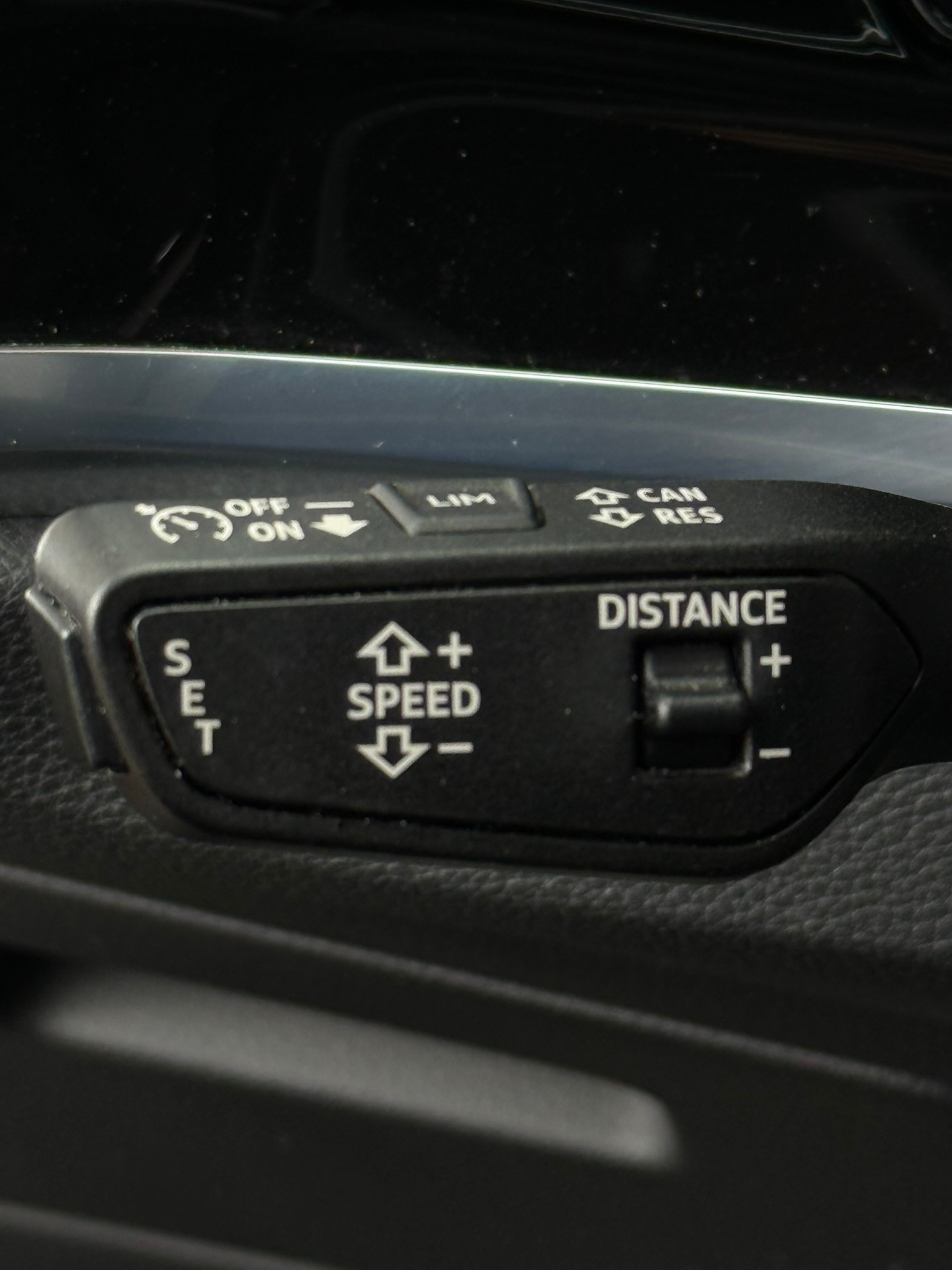 AUDI RS Q3 Sportback quattro S tronic-image-12
