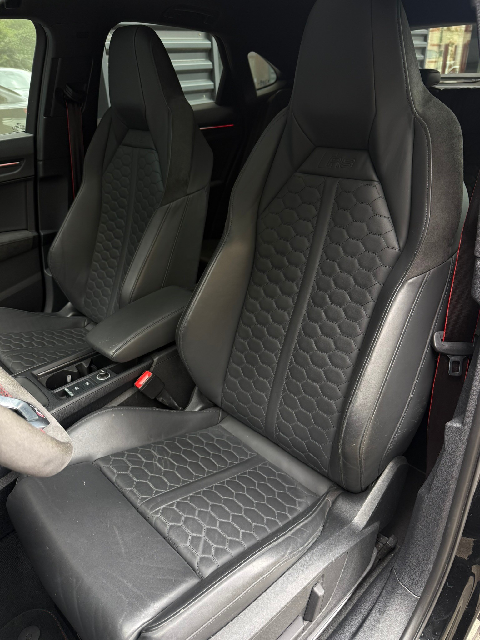 AUDI RS Q3 Sportback quattro S tronic-image-8