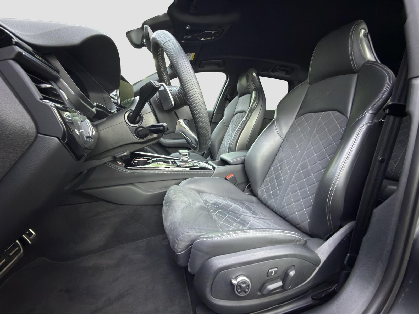 AUDI RS4 Avant quattro tiptronic-image-8