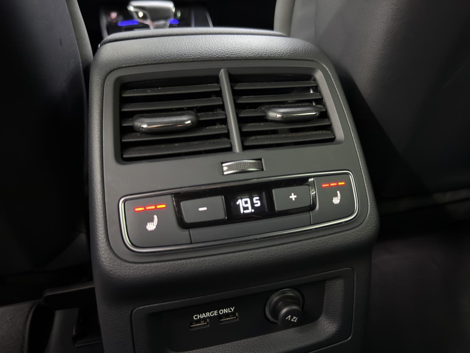 AUDI RS4 Avant quattro tiptronic-image-11