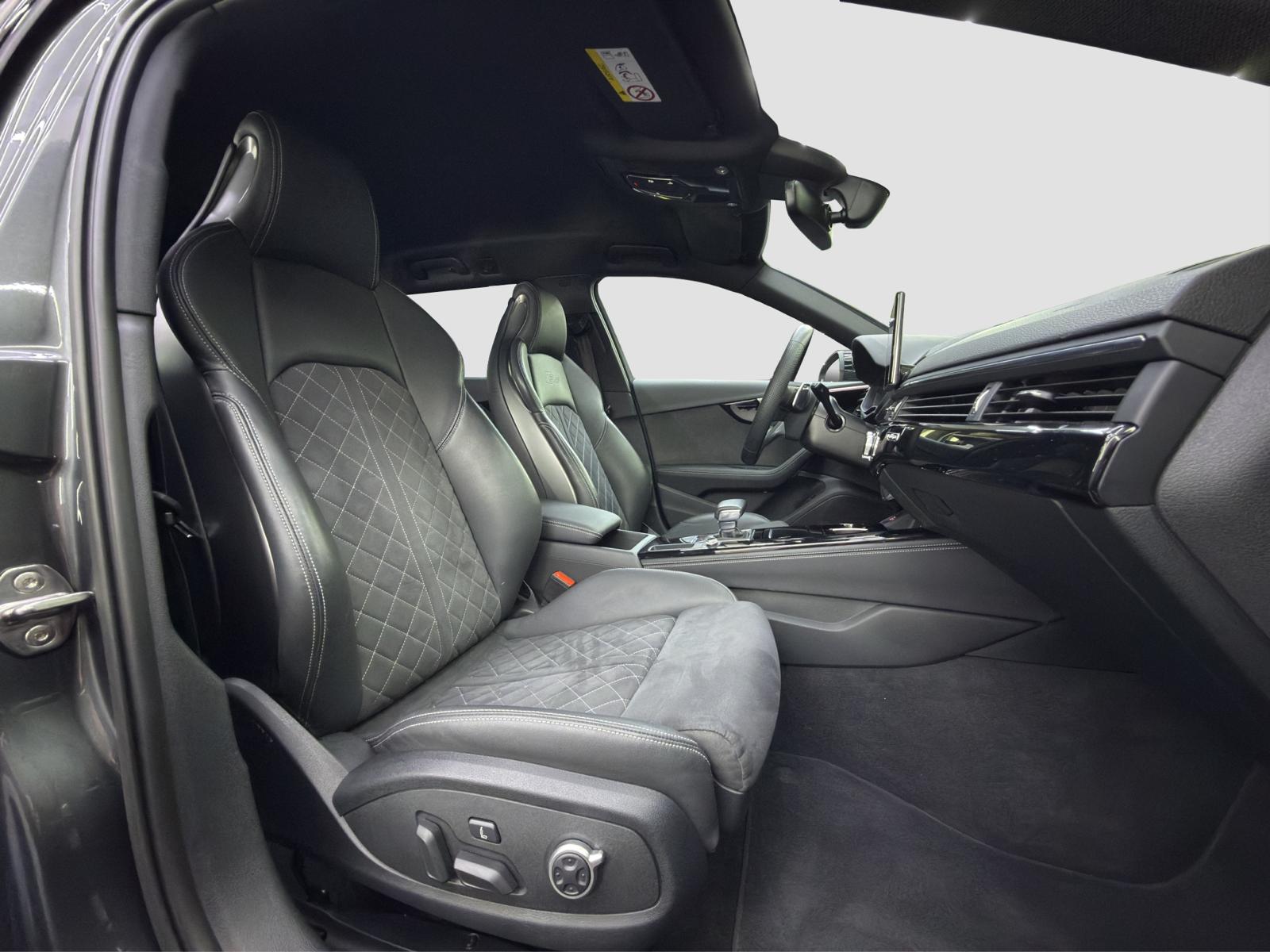 AUDI RS4 Avant quattro tiptronic-image-34