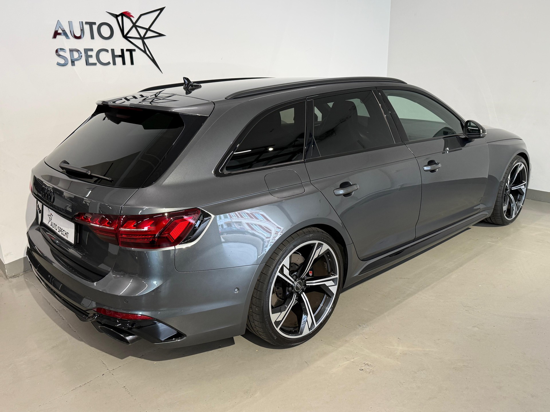 AUDI RS4 Avant quattro tiptronic-showroom-element-3