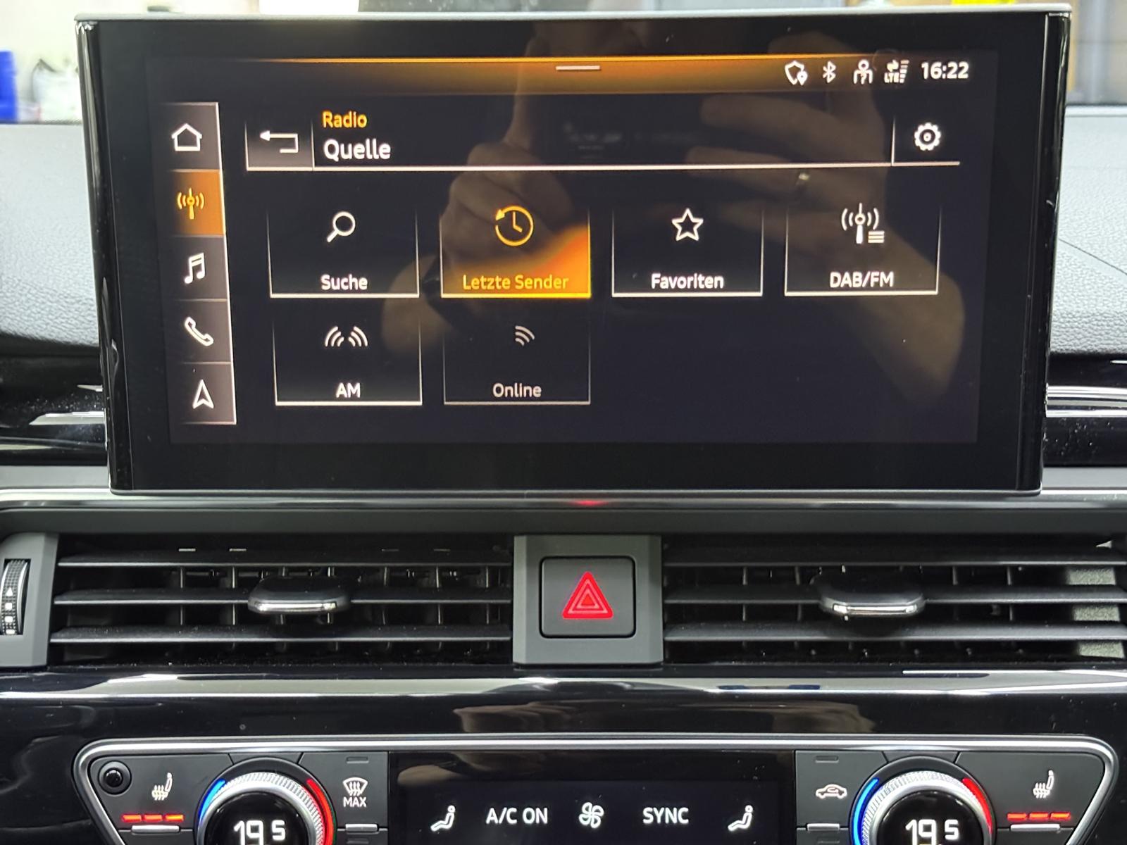 AUDI RS4 Avant quattro tiptronic-image-28
