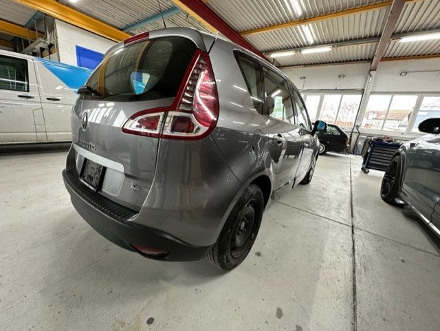 RENAULT Scénic 1.4 16V Turbo Privilège-image-3