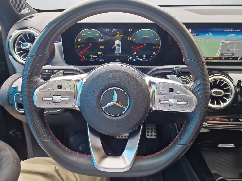 MERCEDES-BENZ A 250 AMG Line 4m-image-14
