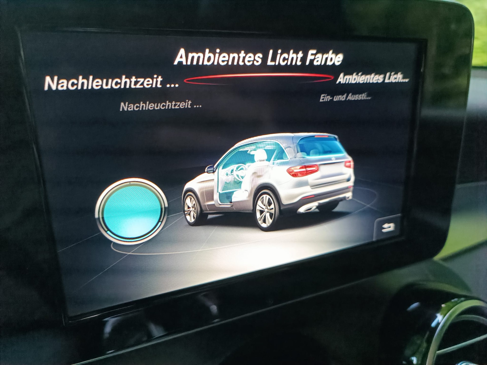 MERCEDES-BENZ GLC 250 AMG Line 4Matic 9G-Tronic-image-22