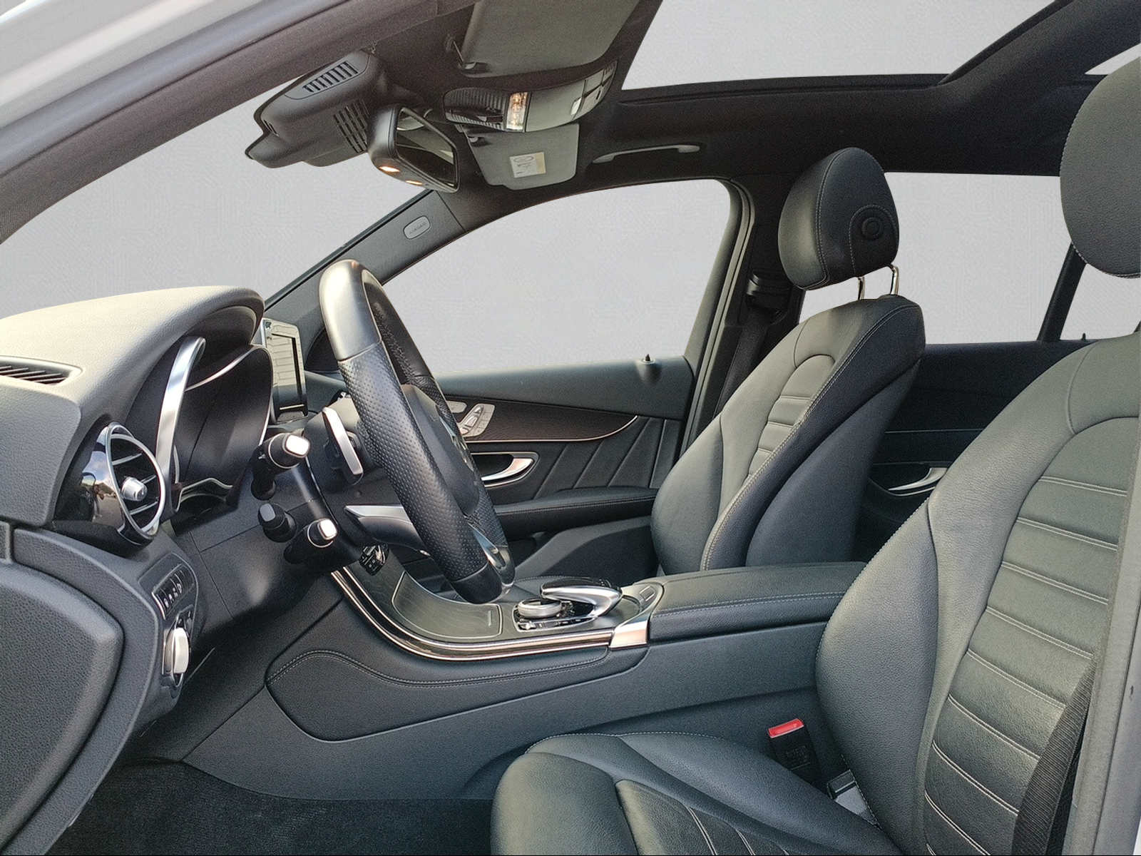 MERCEDES-BENZ GLC 250 AMG Line 4Matic 9G-Tronic-image-11
