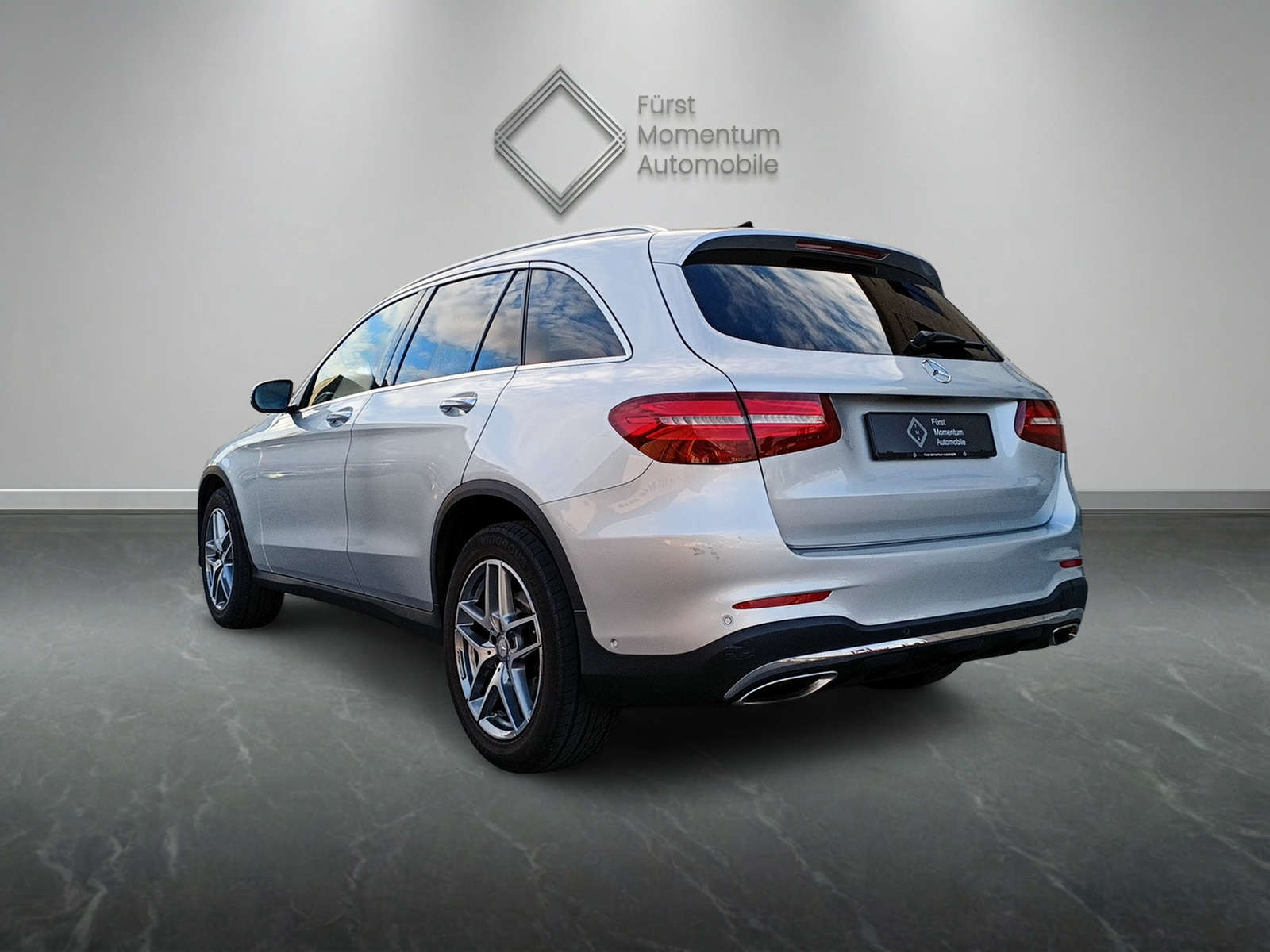 MERCEDES-BENZ GLC 250 AMG Line 4Matic 9G-Tronic-image-4