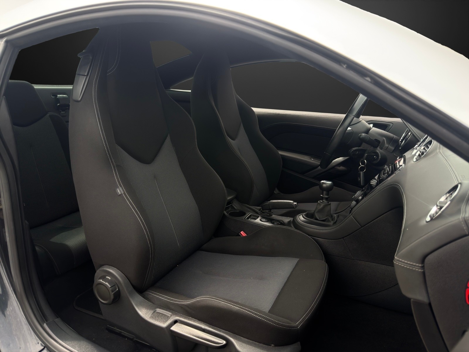 PEUGEOT RCZ 1.6 Turbo mit 156 PS-image-8