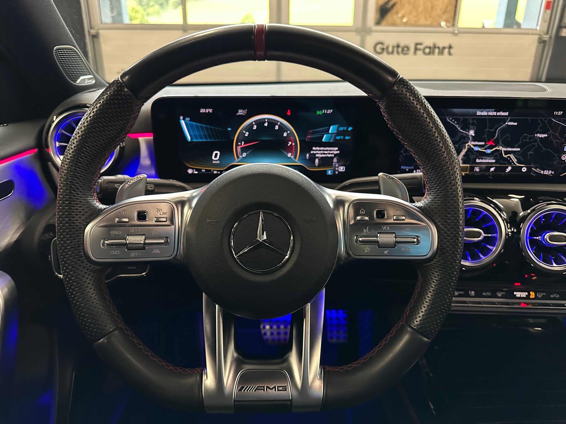 MERCEDES-BENZ A 35 AMG 4Matic Speedshift-image-10