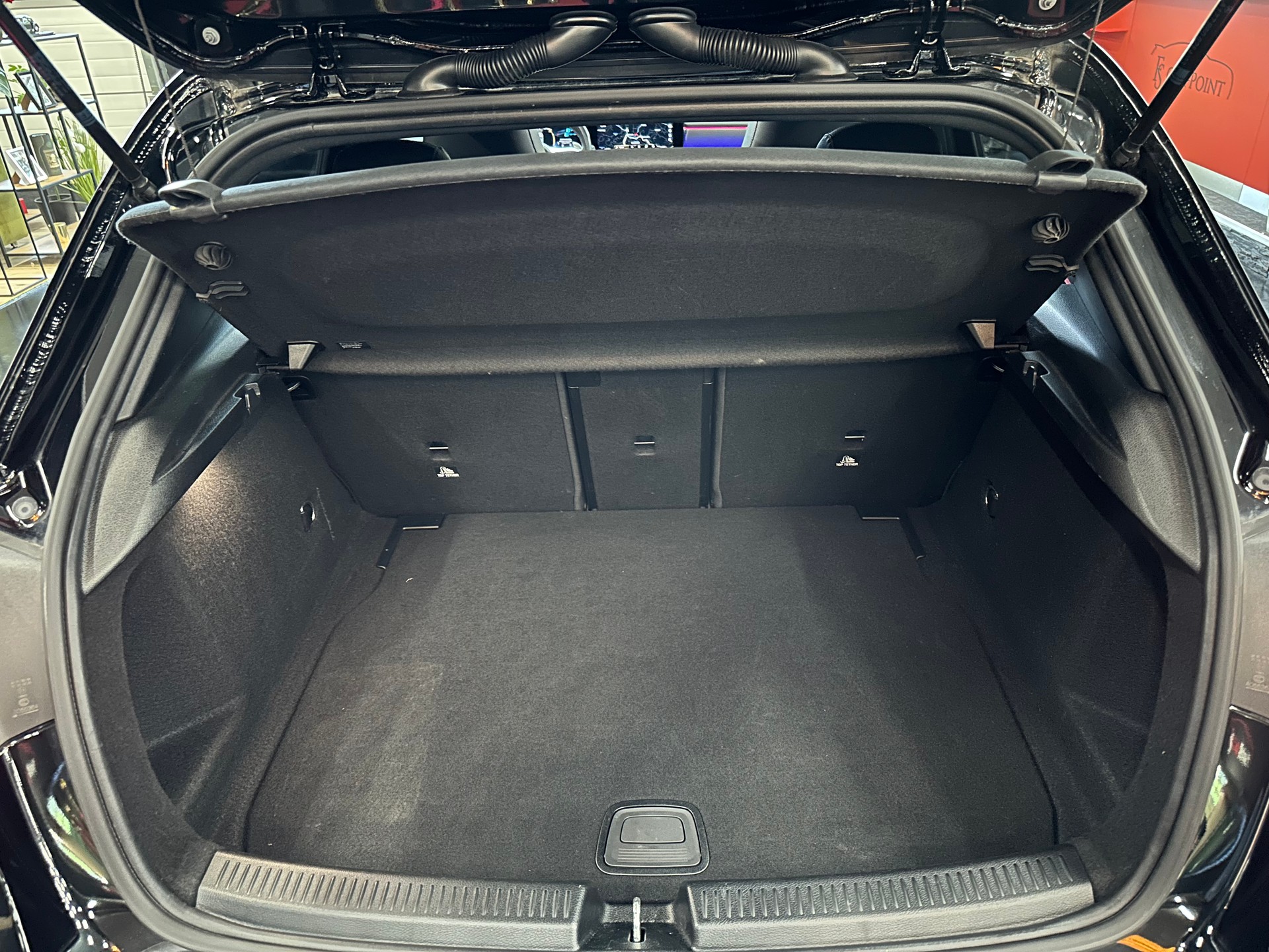 MERCEDES-BENZ A 35 AMG 4Matic Speedshift-image-22