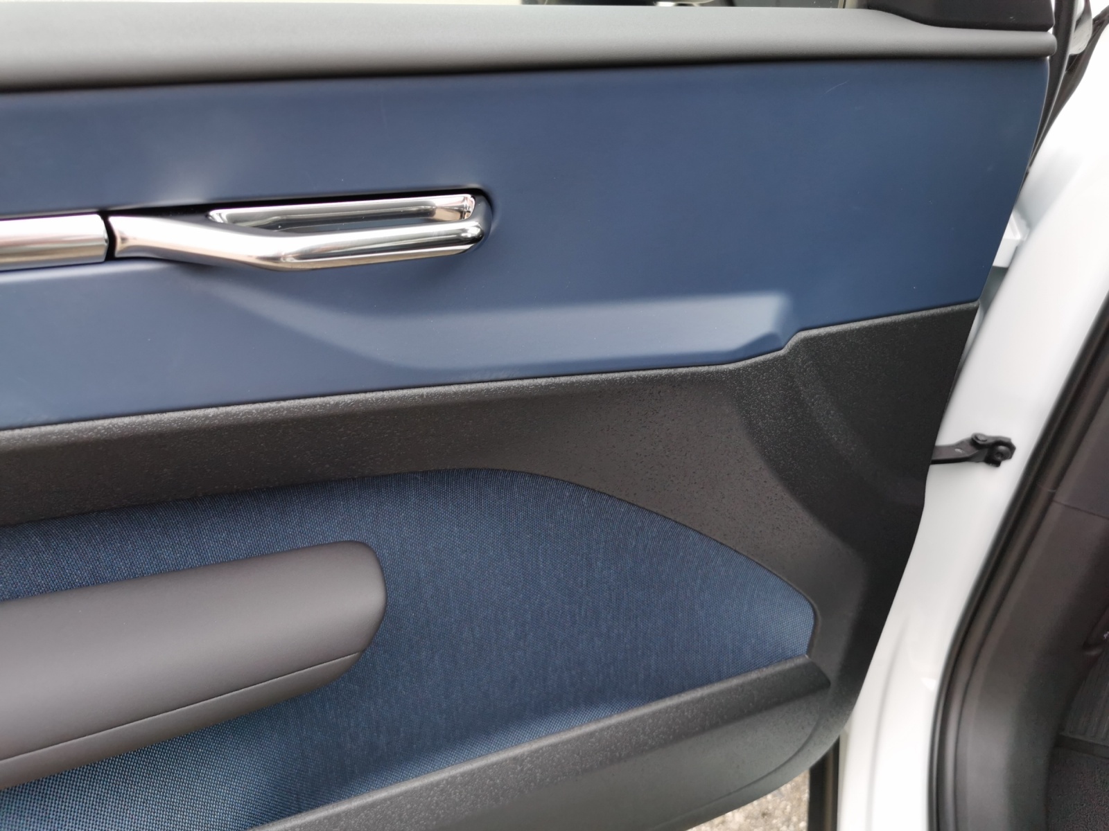 VOLVO EX30 E60 Ultra-image-13
