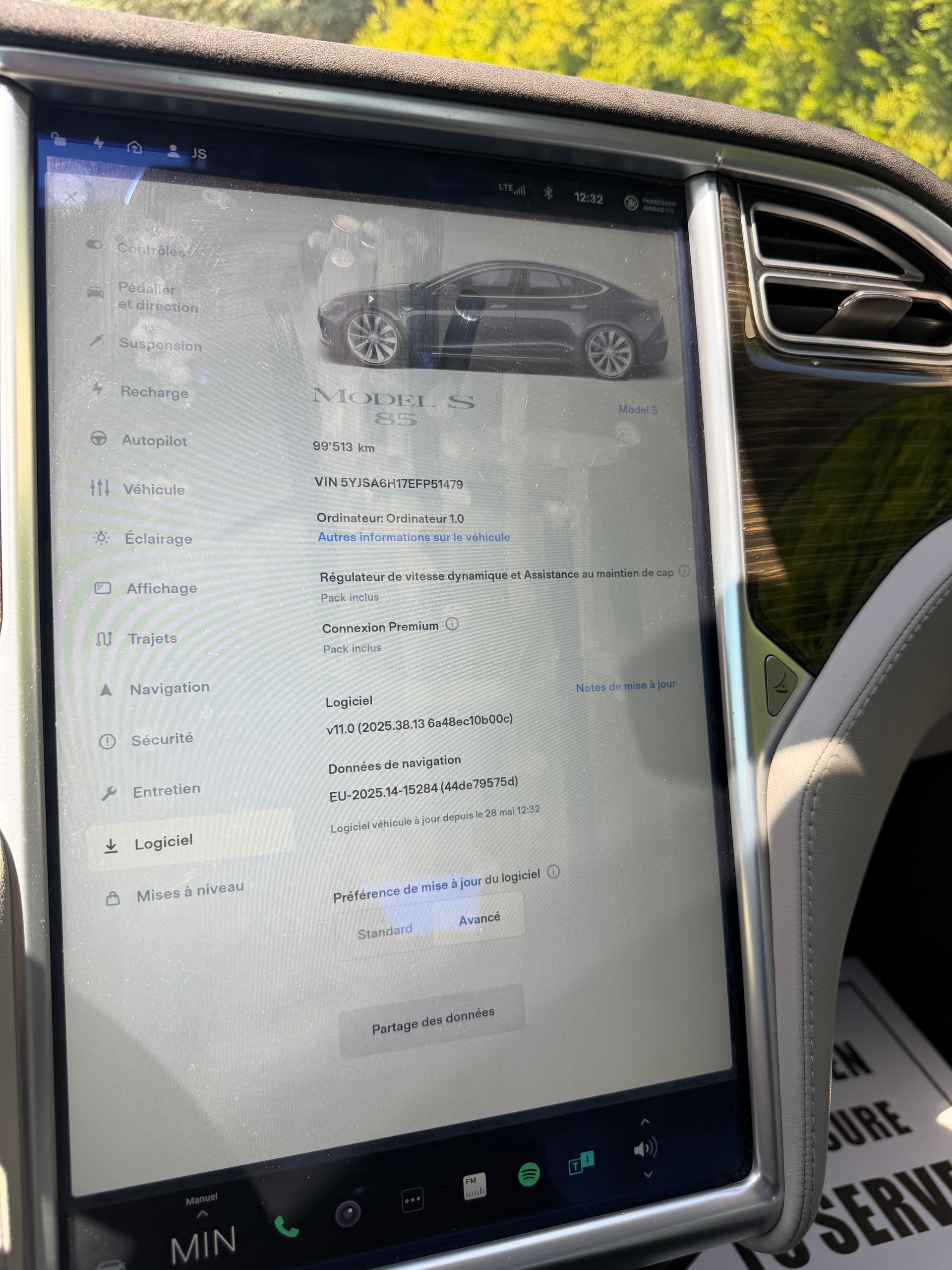 TESLA Model S 85-image-14