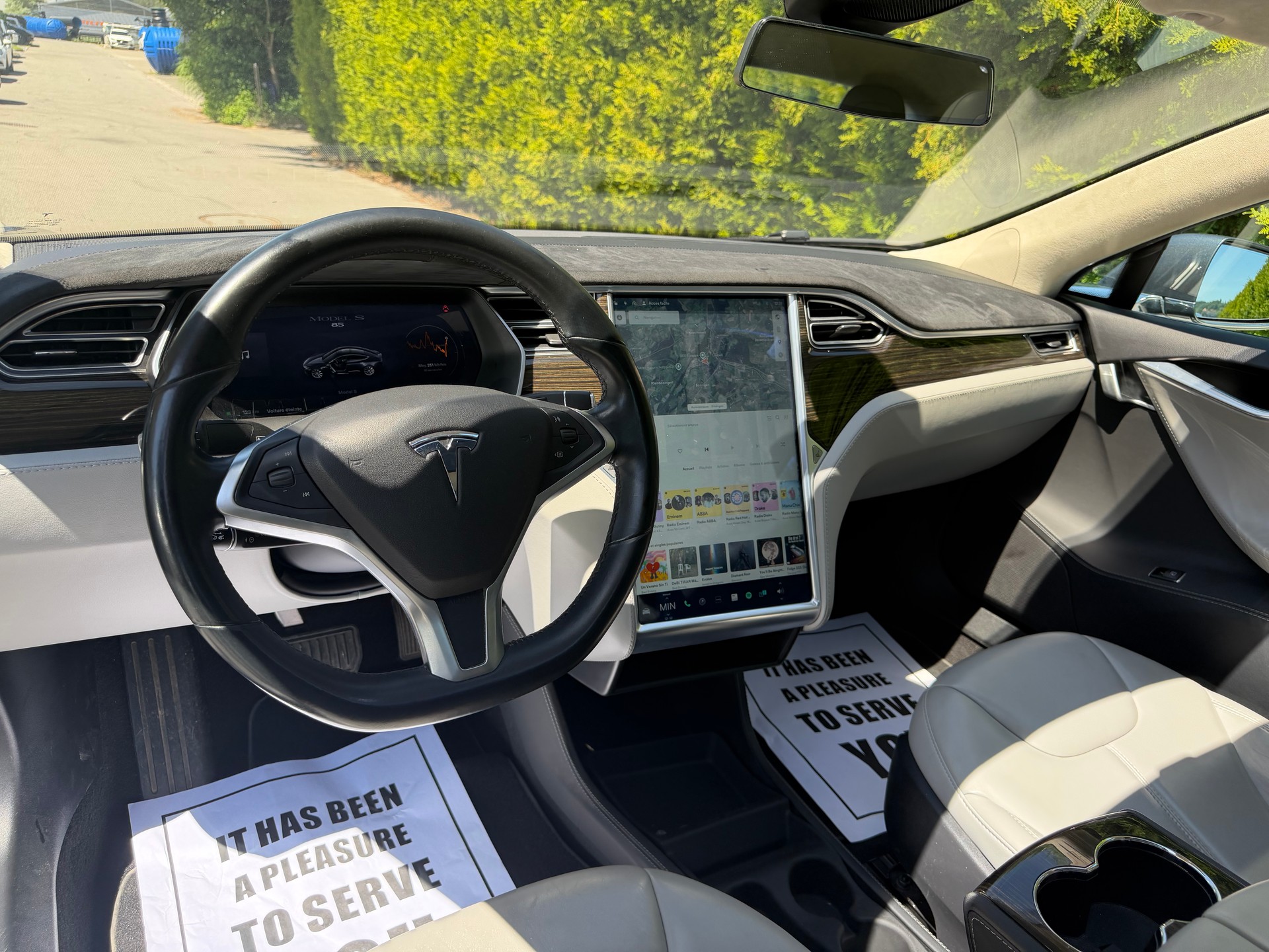 TESLA Model S 85-image-12