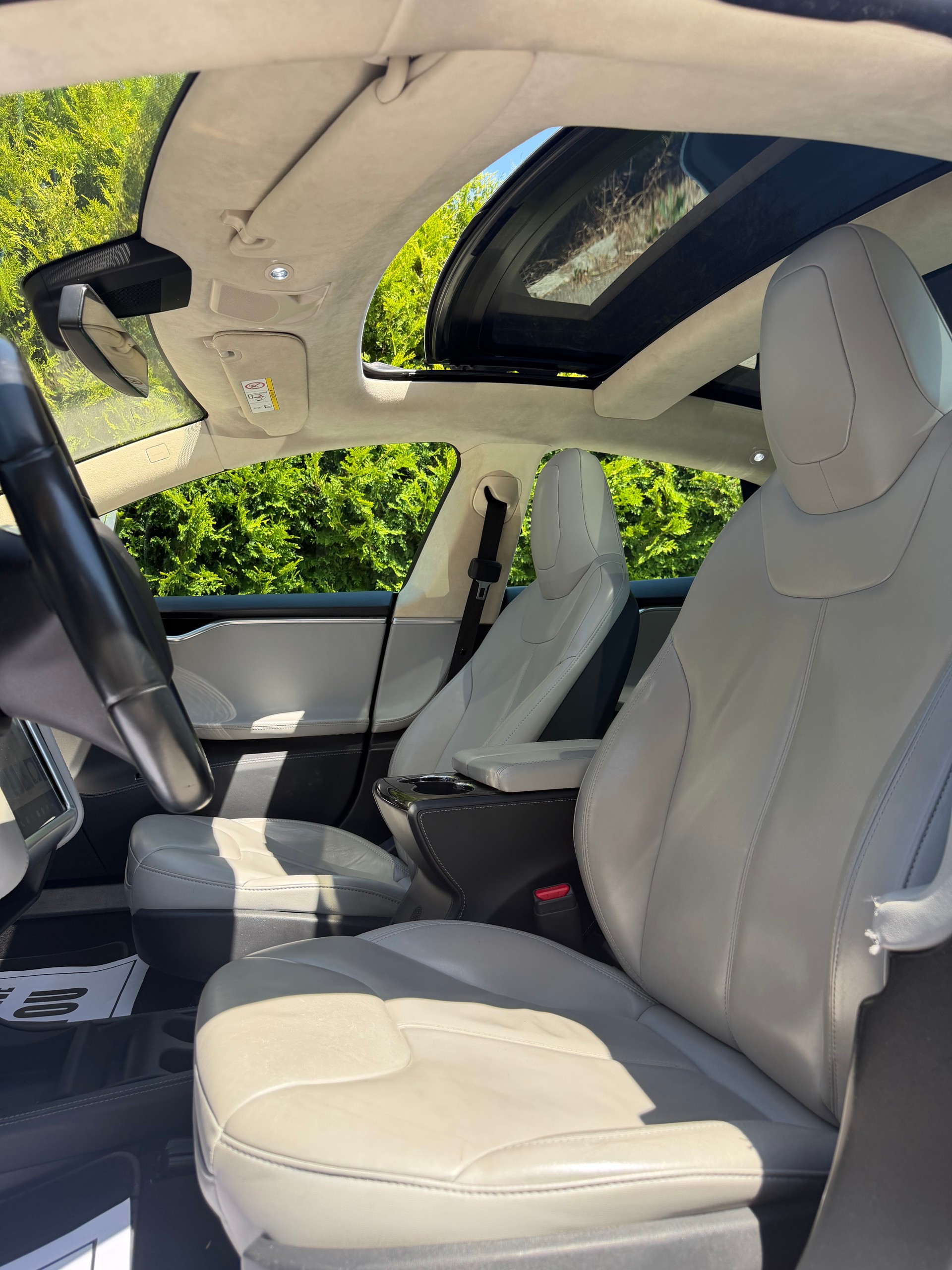 TESLA Model S 85-image-11