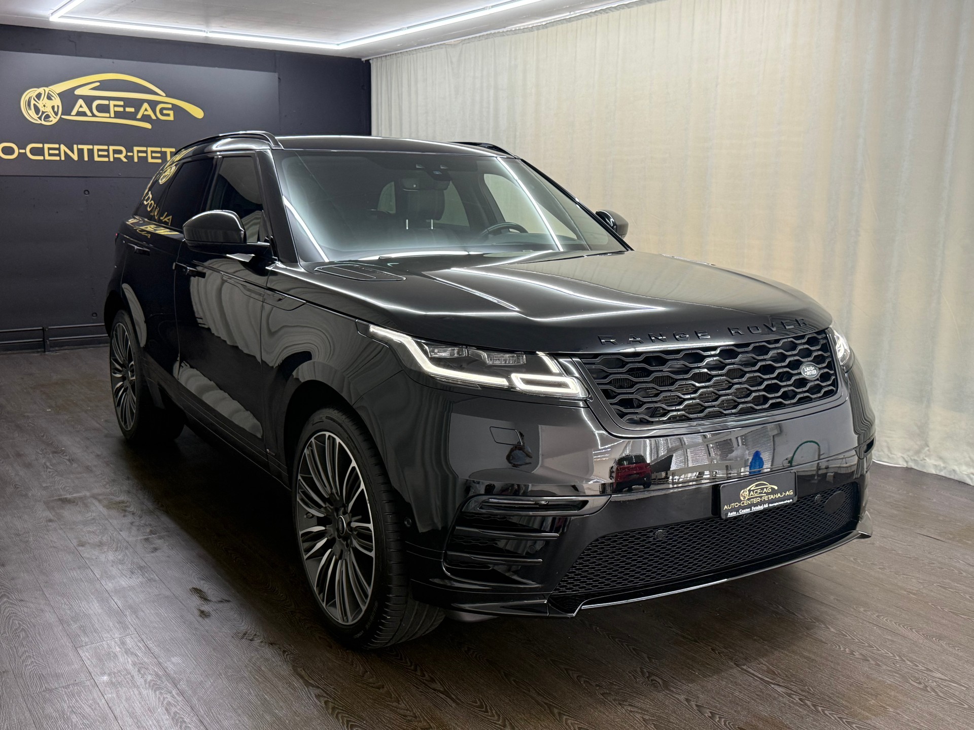 LAND ROVER Range Rover Velar R-Dynamic P 250 SE Automatic-showroom-element-2