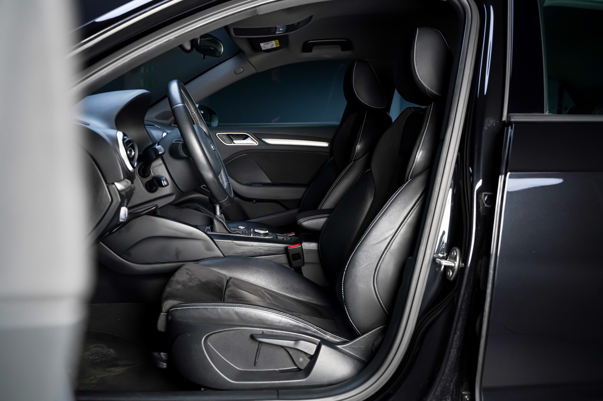 AUDI S3 Sportback 2.0 TFSI quattro-image-9