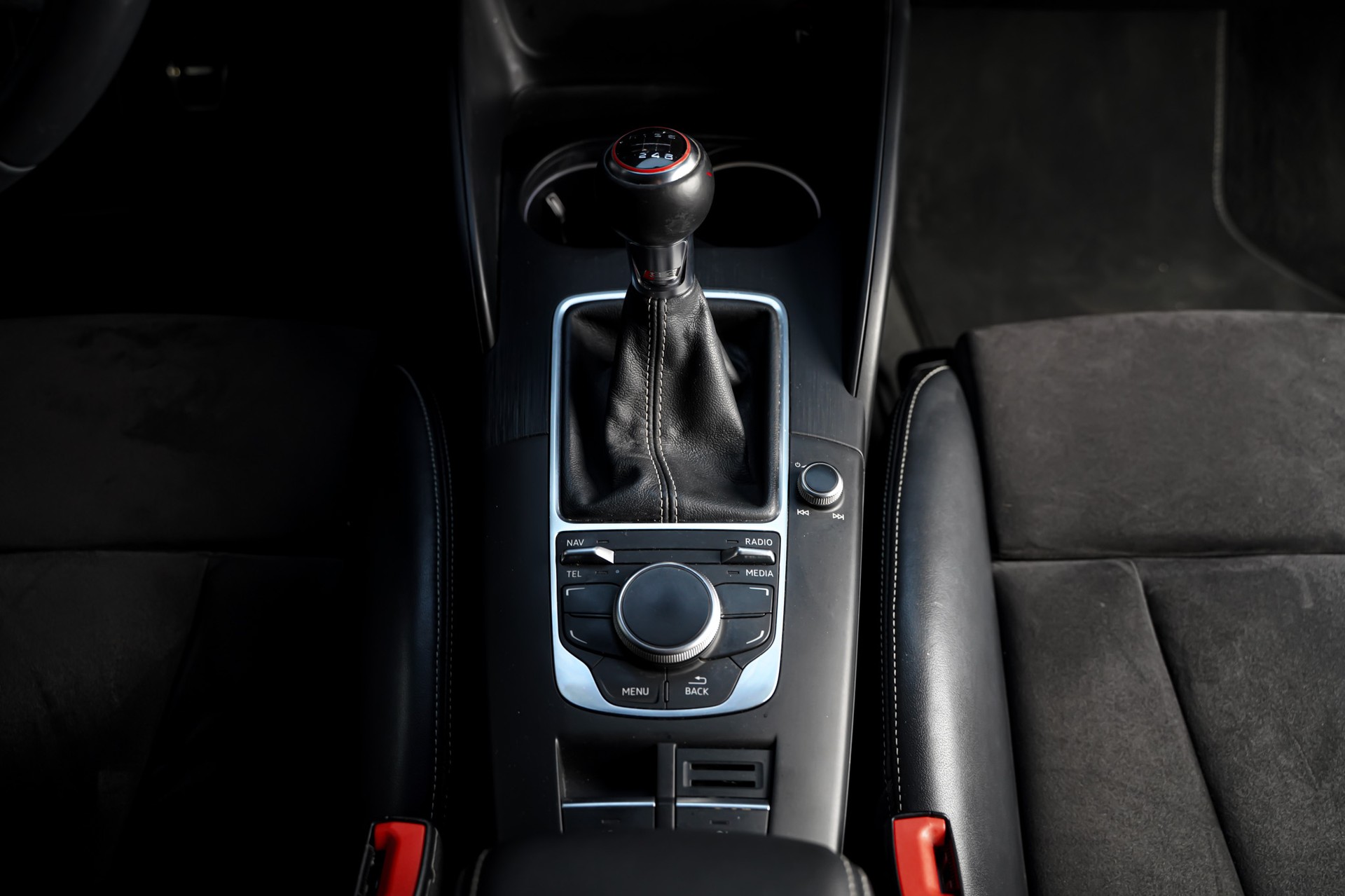 AUDI S3 Sportback 2.0 TFSI quattro-image-18