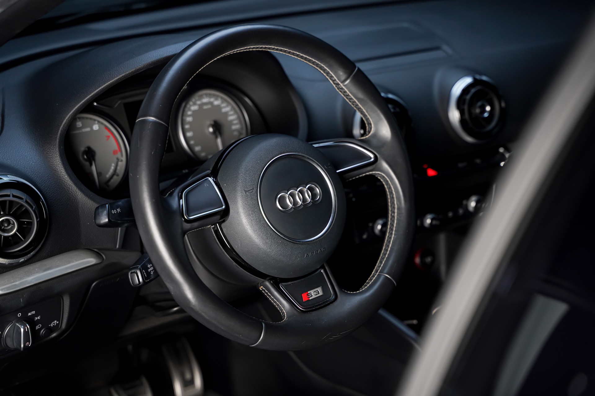 AUDI S3 Sportback 2.0 TFSI quattro-image-7