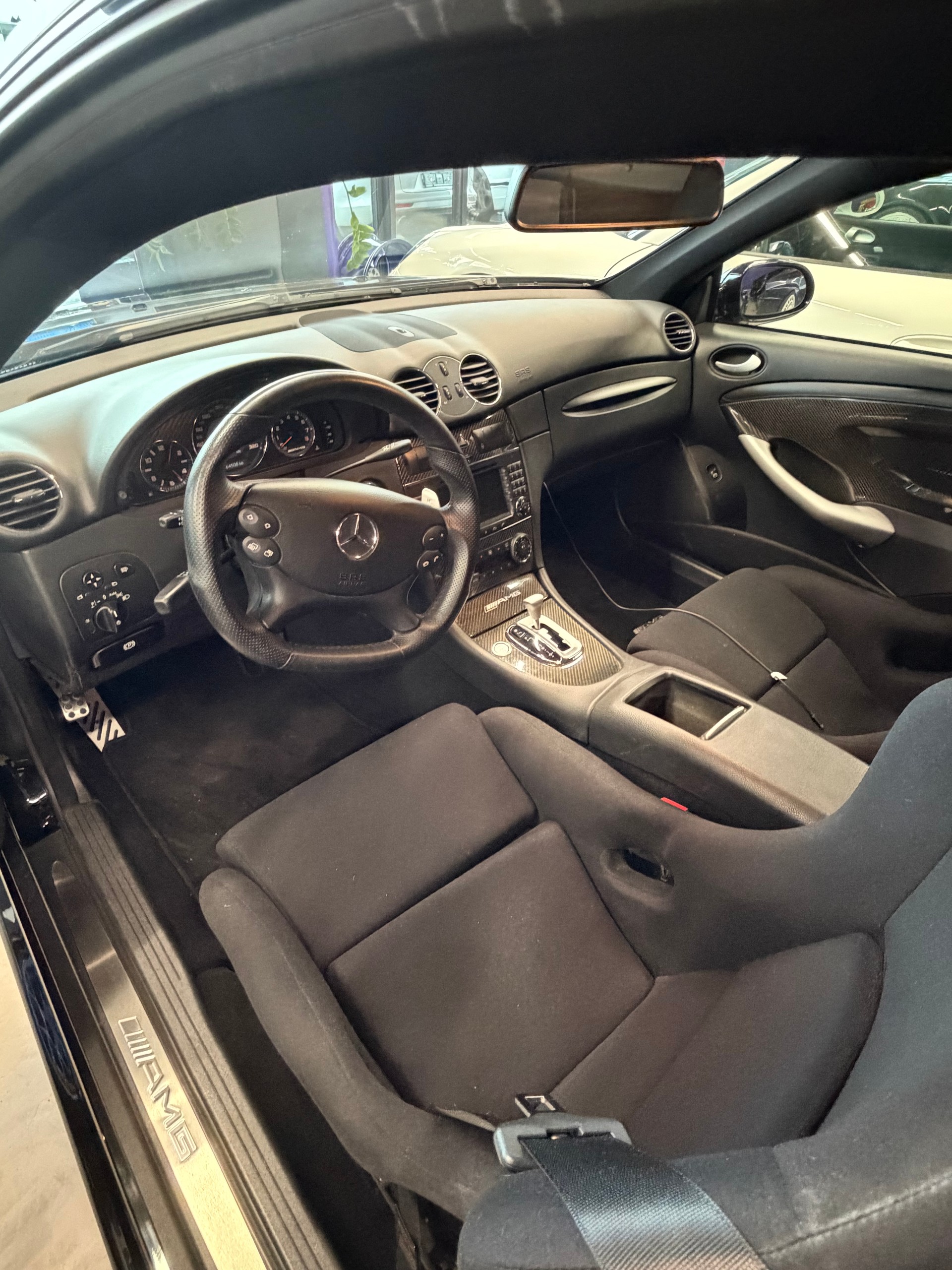 MERCEDES-BENZ CLK 63 AMG Black Series 7G-Tronic-showroom-element-1