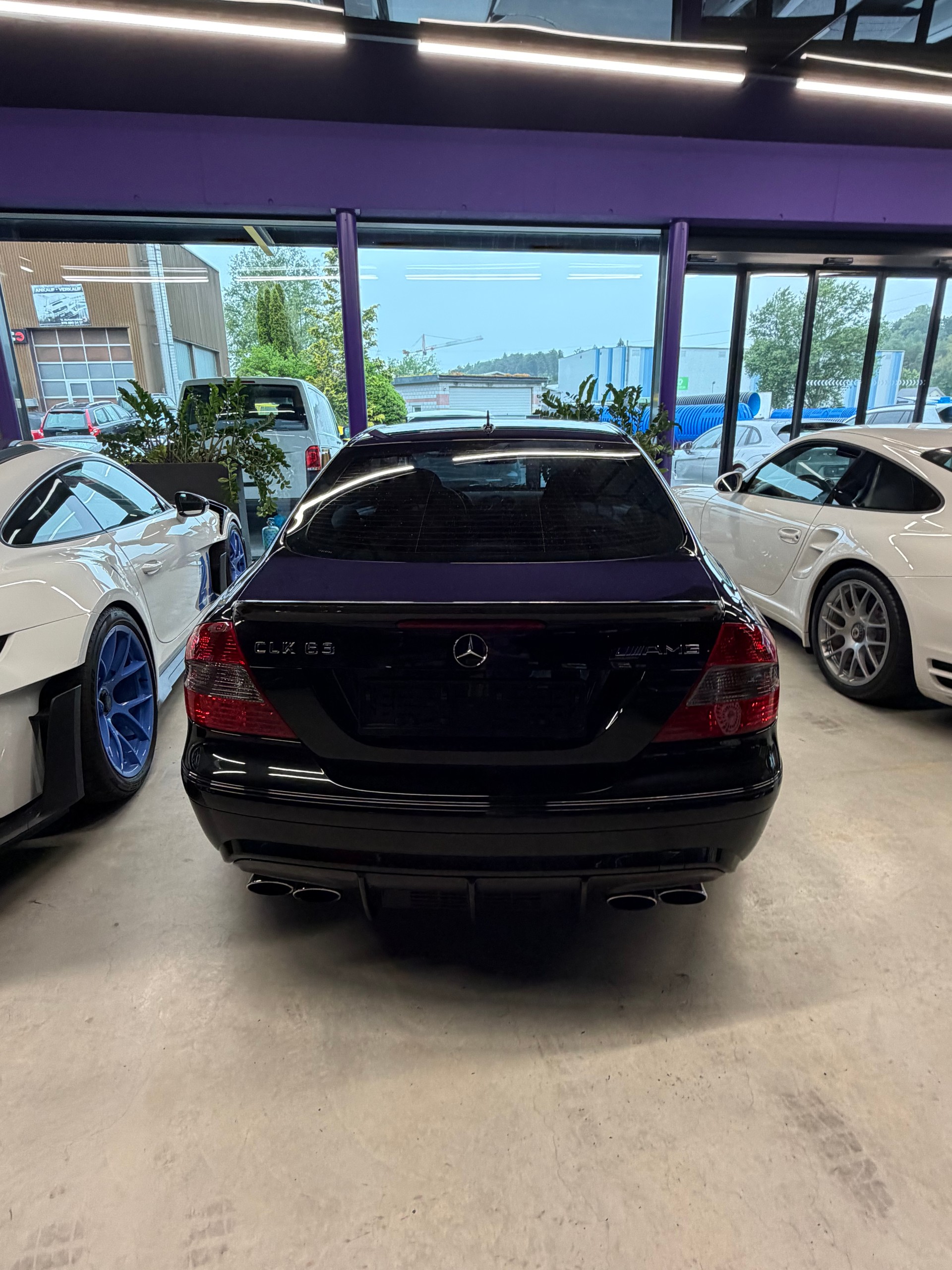 MERCEDES-BENZ CLK 63 AMG Black Series 7G-Tronic-showroom-element-2
