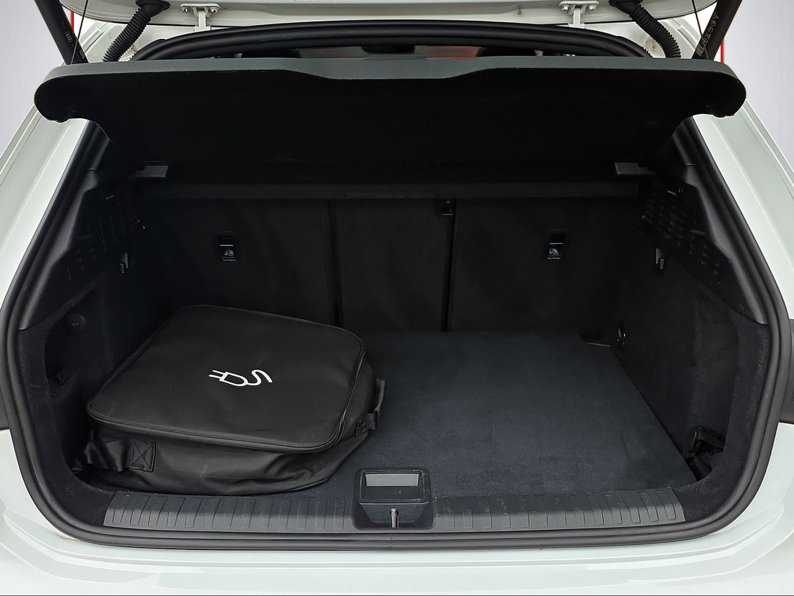 AUDI A3 Sportback 45 TFSI e S line S-tronic-image-11