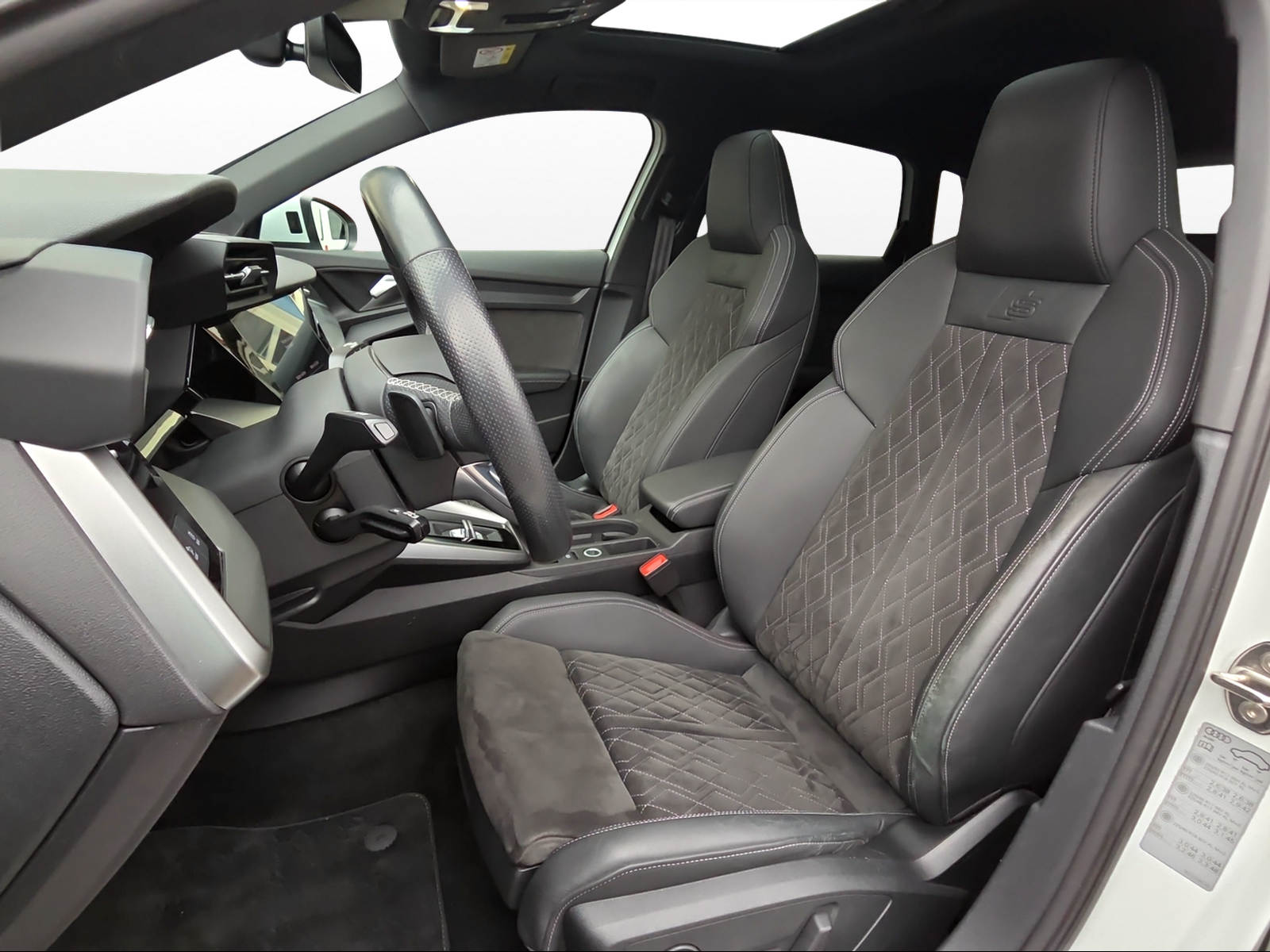 AUDI A3 Sportback 45 TFSI e S line S-tronic-image-7