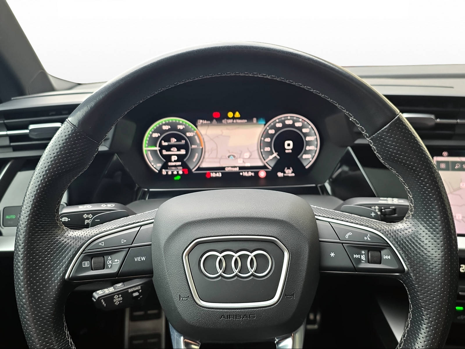 AUDI A3 Sportback 45 TFSI e S line S-tronic-image-4