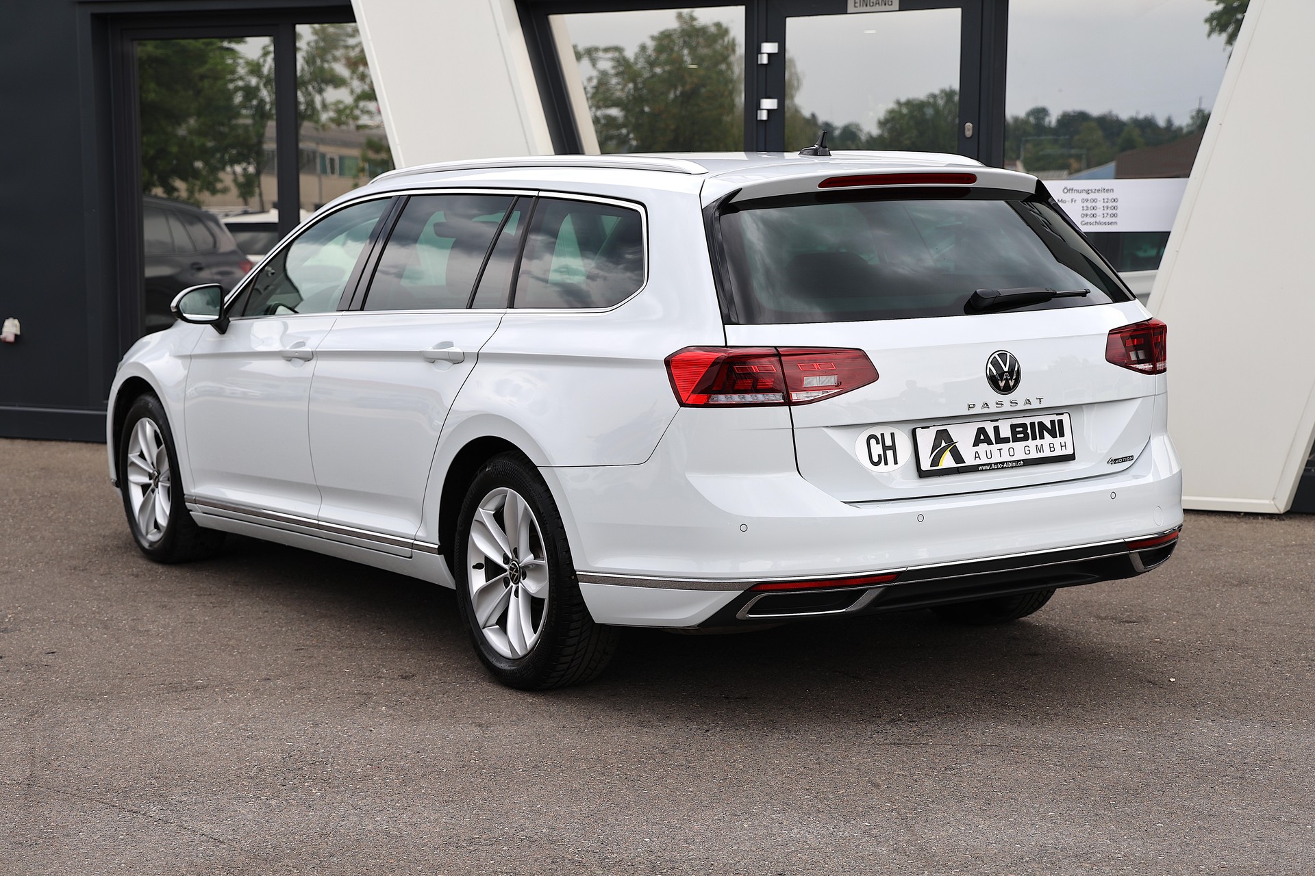 VW Passat 2.0 TDI BMT Elegance 4Motion DSG-image-5