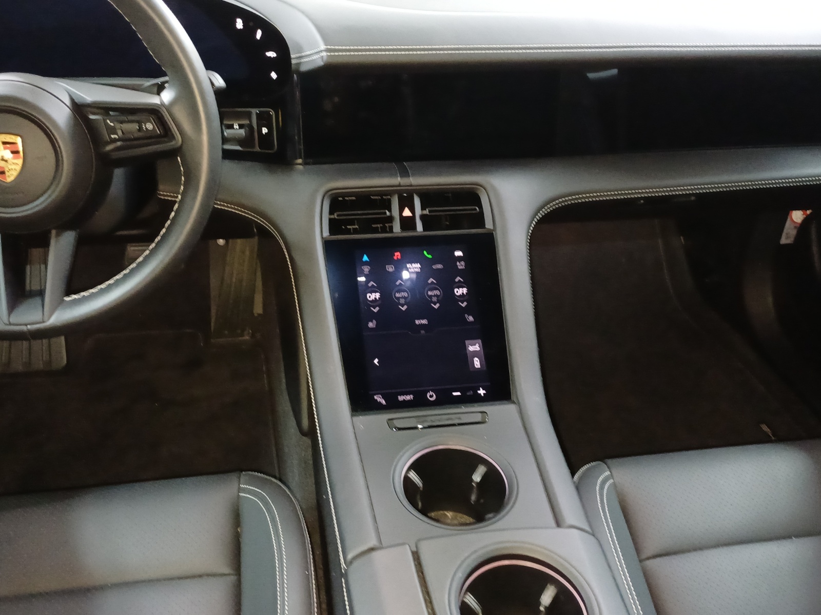 PORSCHE Taycan 4S-image-11