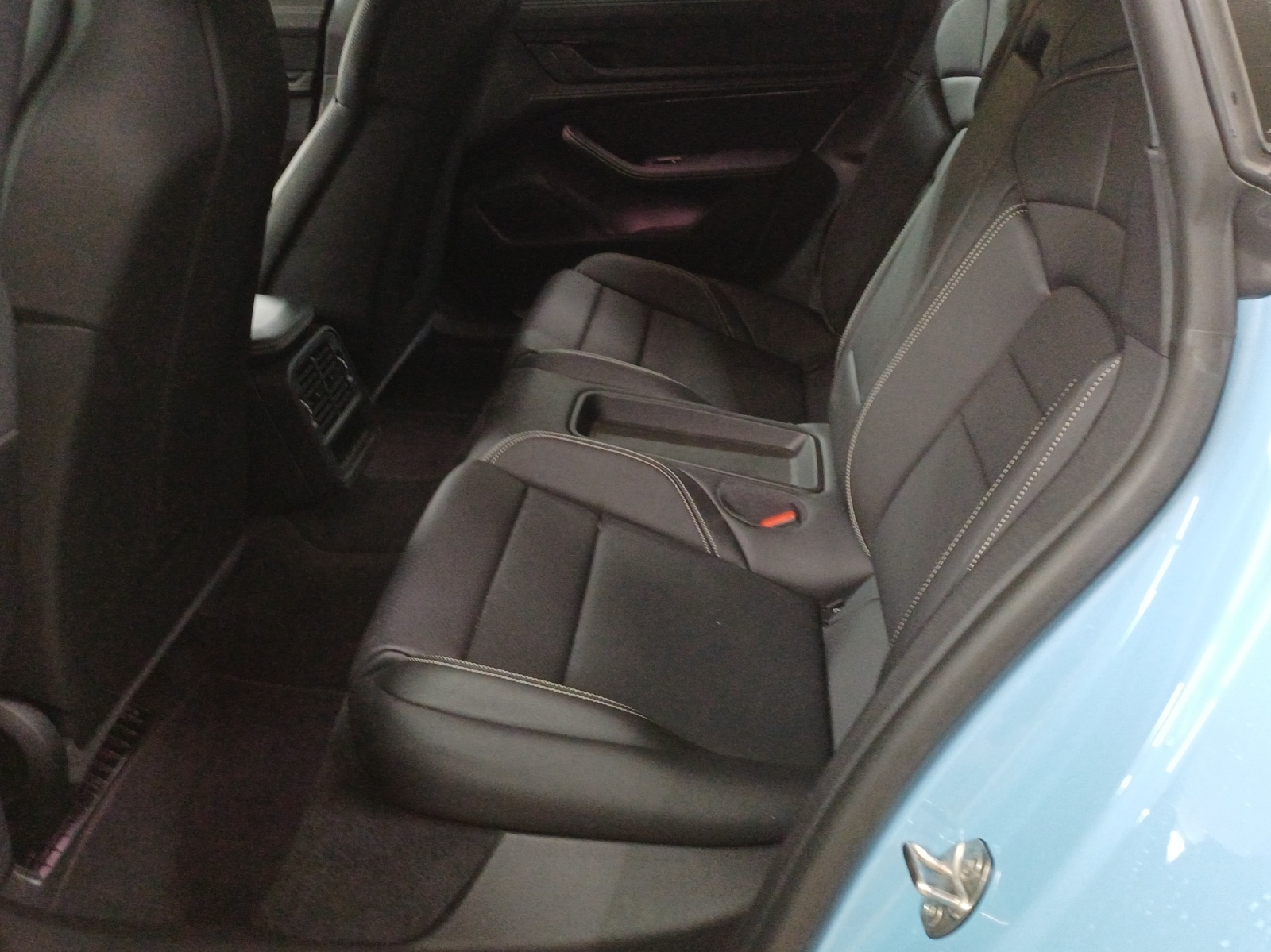 PORSCHE Taycan 4S-image-12