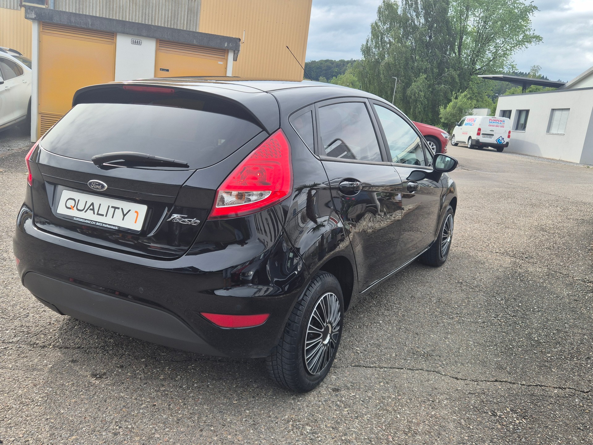 FORD Fiesta 1.4 16V Colourline Automatic-image-9