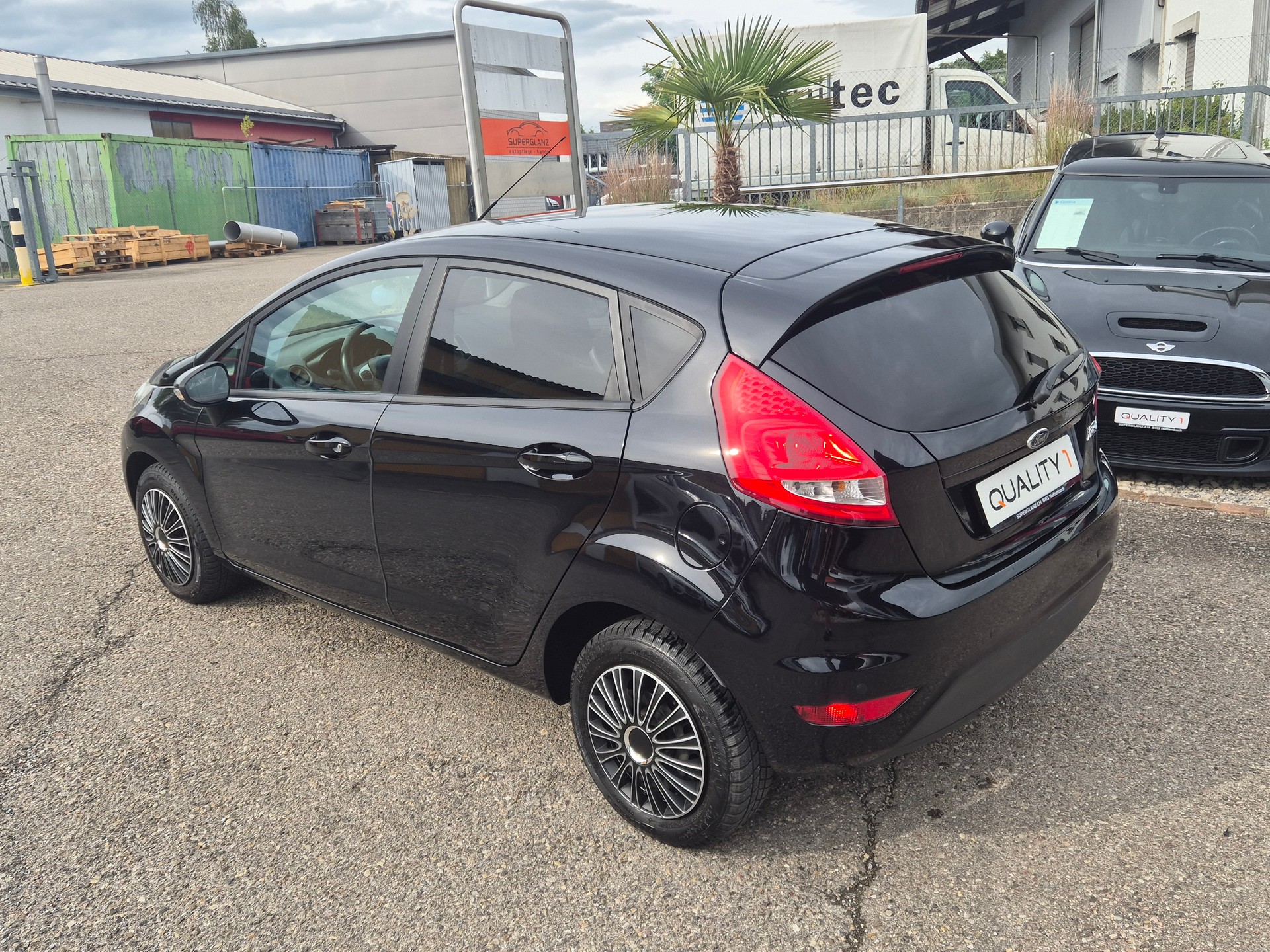 FORD Fiesta 1.4 16V Colourline Automatic-image-7