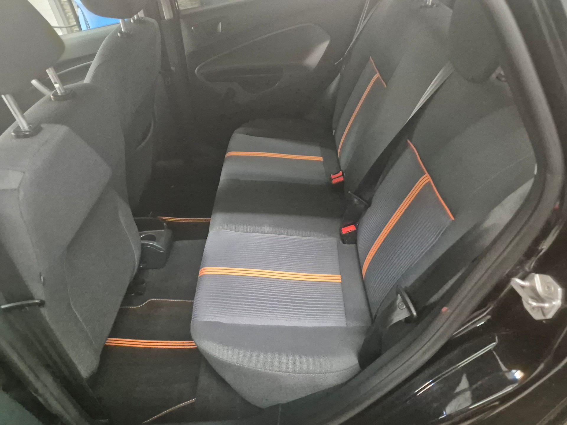 FORD Fiesta 1.4 16V Colourline Automatic-image-19