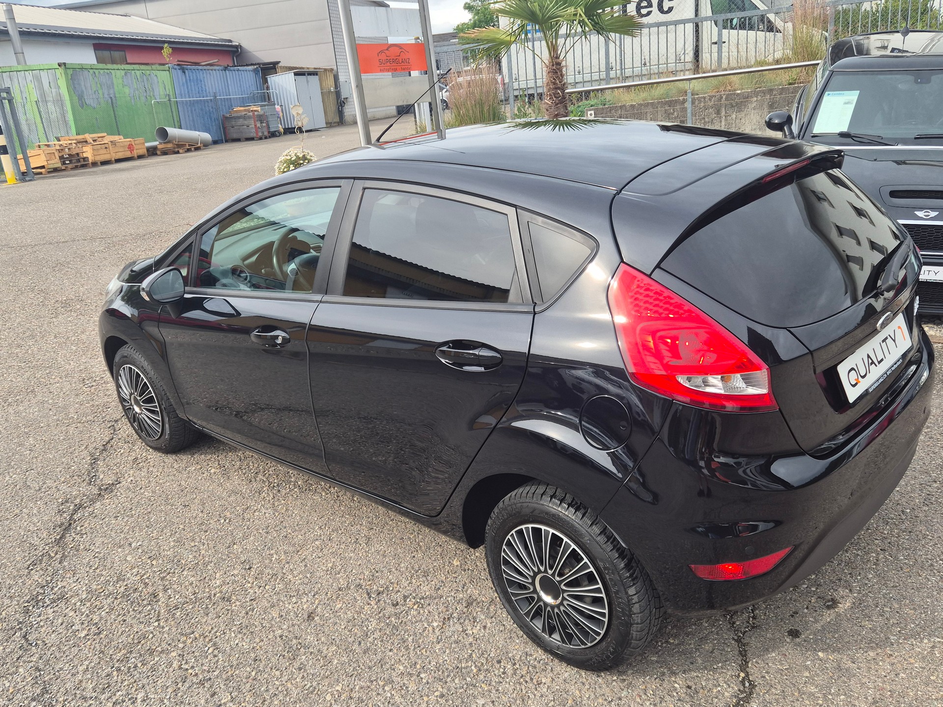 FORD Fiesta 1.4 16V Colourline Automatic-showroom-element-3