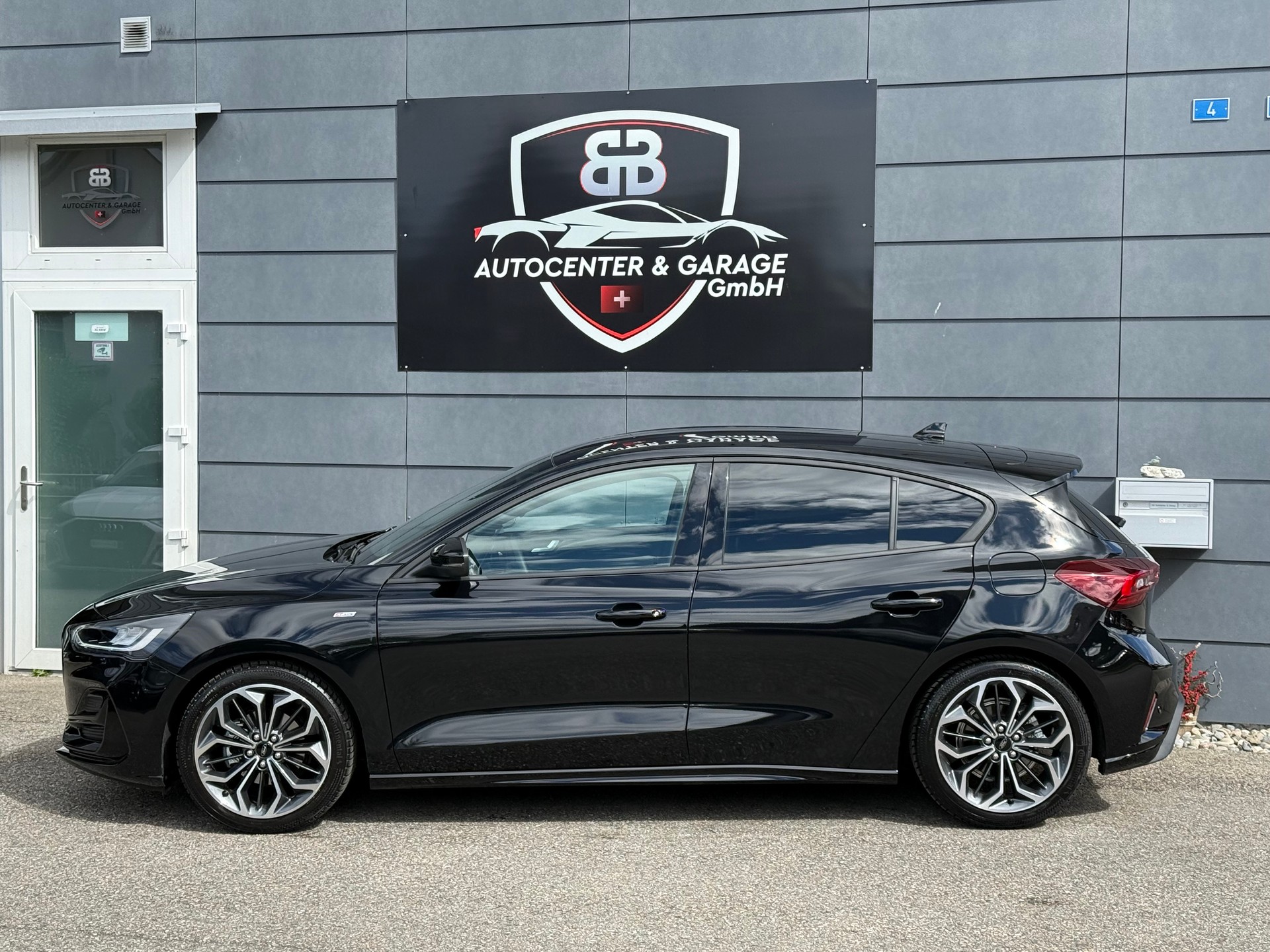 FORD Focus 1.0 MHEV ST-Line X Automat-image-4
