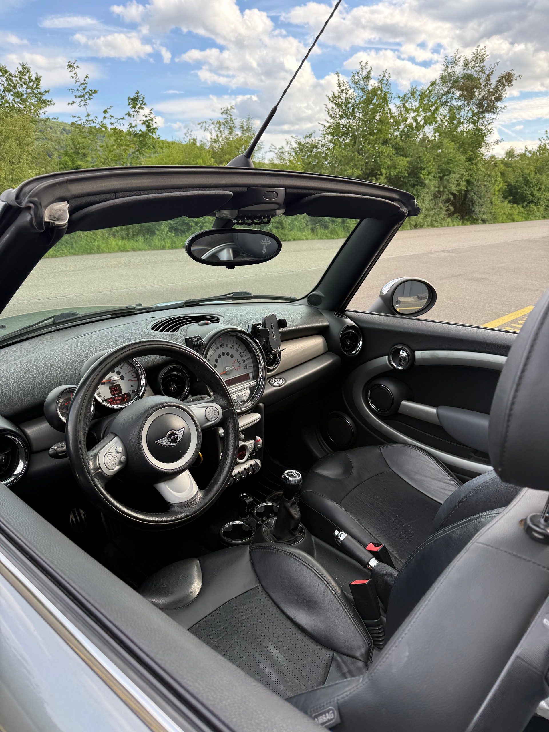 MINI Cooper S Cabriolet-image-10