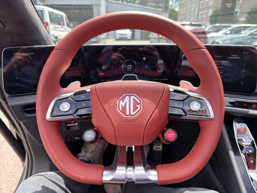 MG Cyberster 77kWh 4WD-image-9