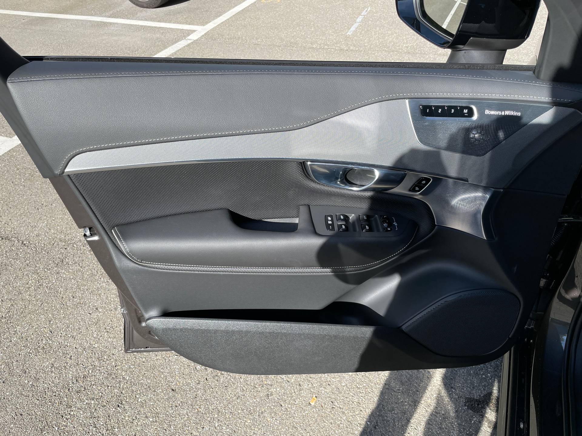 VOLVO XC90 B5 Diesel Mild Hybrid AWD Ultimate Dark Geartronic, 7-Sitzer, Vollausstattun-image-11