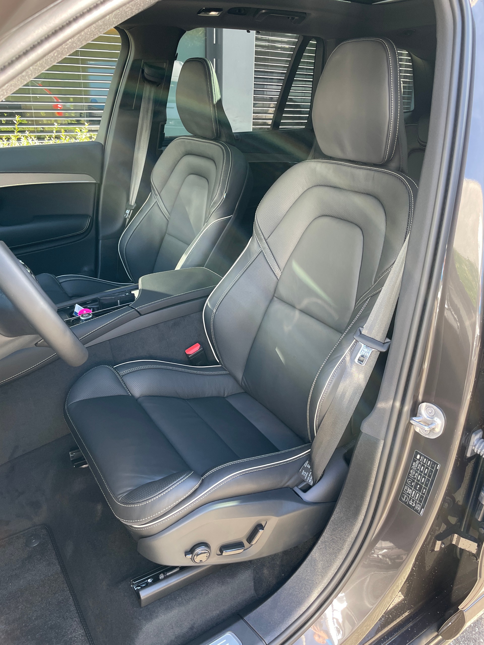 VOLVO XC90 B5 Diesel Mild Hybrid AWD Ultimate Dark Geartronic, 7-Sitzer, Vollausstattun-image-14