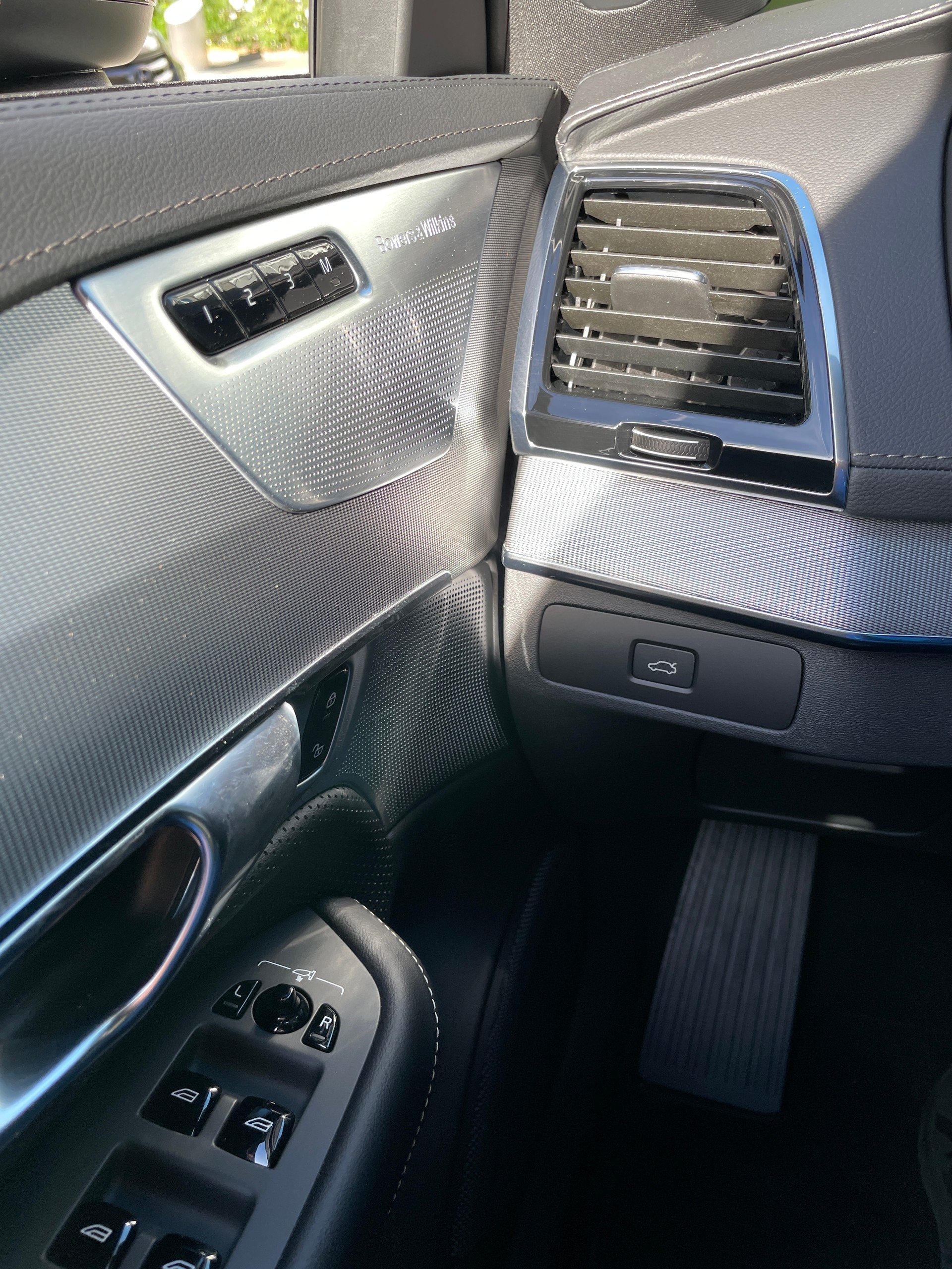 VOLVO XC90 B5 Diesel Mild Hybrid AWD Ultimate Dark Geartronic, 7-Sitzer, Vollausstattun-image-22