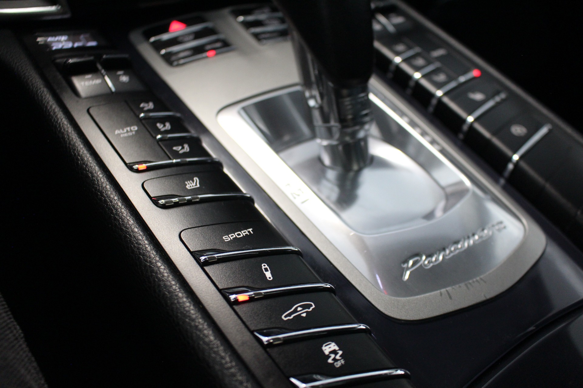 PORSCHE Panamera 3.6 V6 4 PDK-image-19