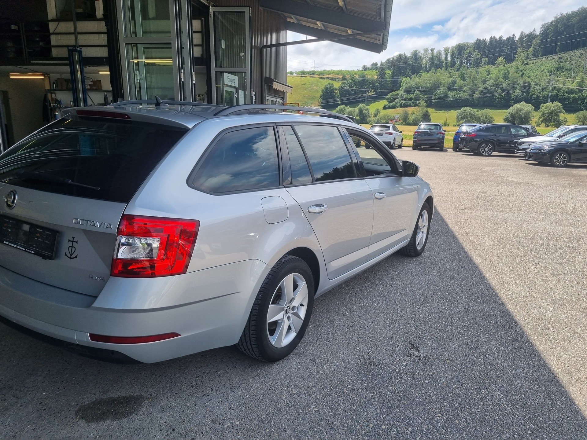 SKODA Octavia Combi 2.0 TDI Ambition 4x4 DSG-showroom-element-3