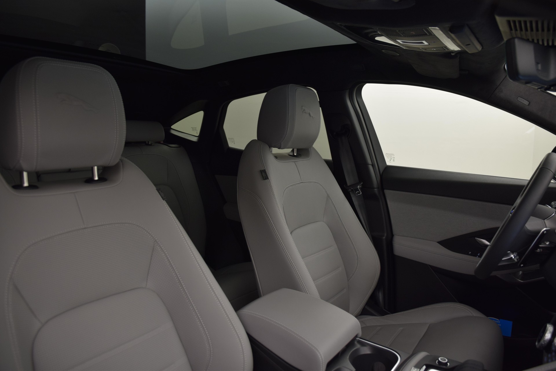 JAGUAR E-Pace 1.5 T 270e R-Dynamic HSE AWD-image-23