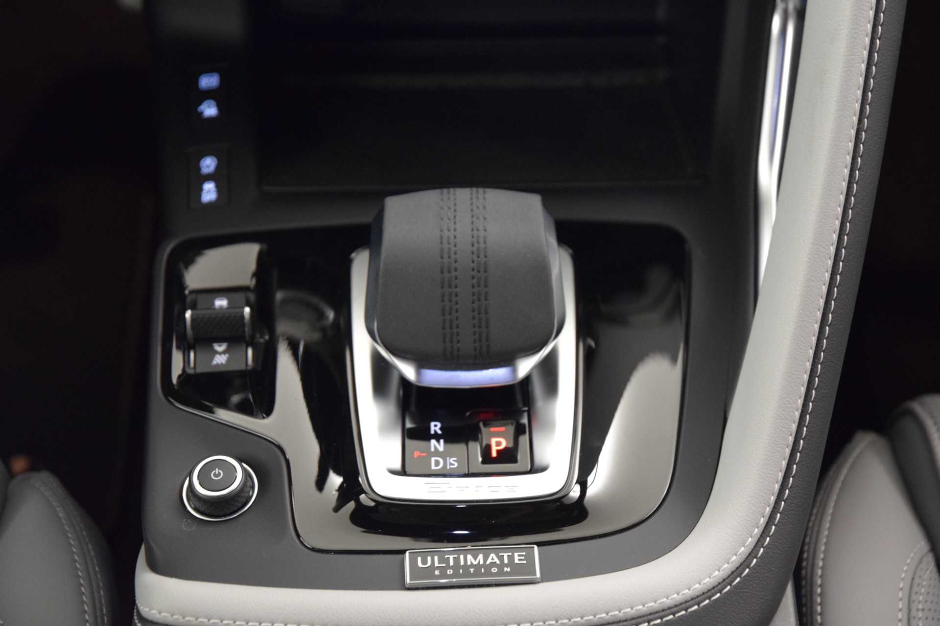 JAGUAR E-Pace 1.5 T 270e R-Dynamic HSE AWD-image-29