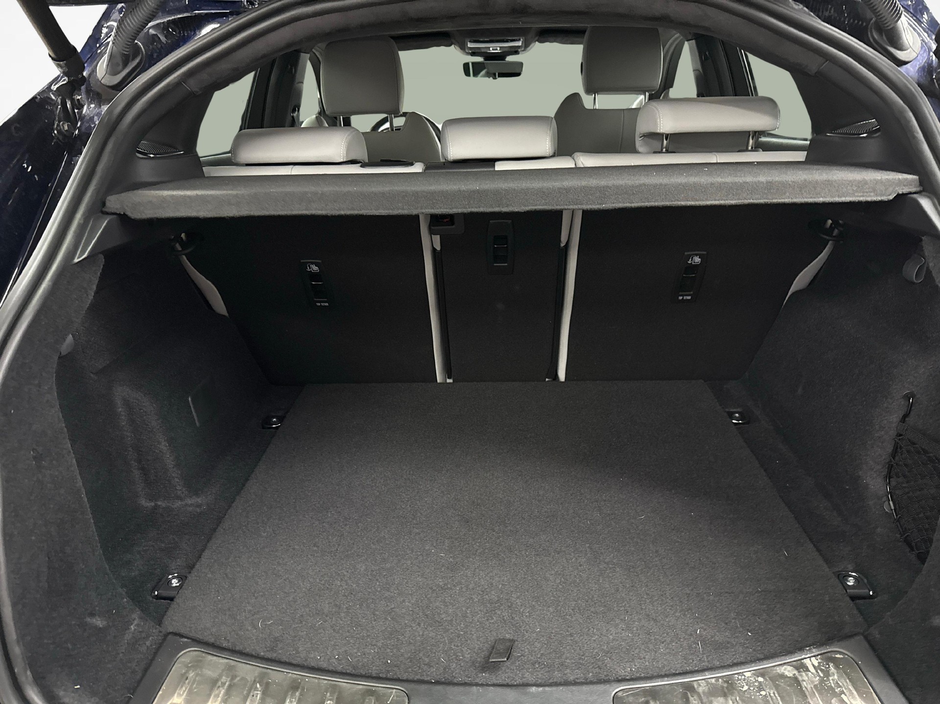 JAGUAR E-Pace 1.5 T 270e R-Dynamic HSE AWD-image-11