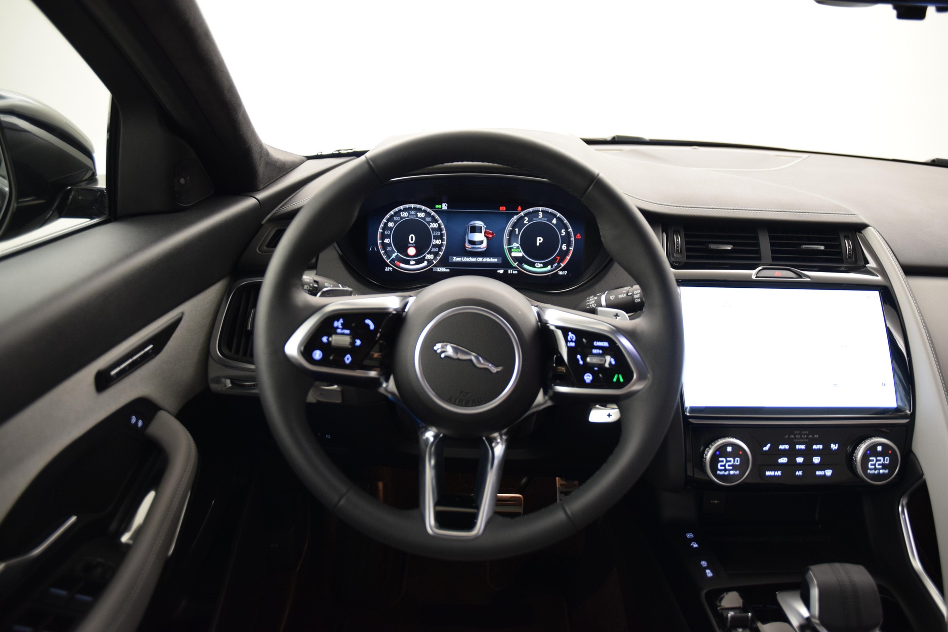JAGUAR E-Pace 1.5 T 270e R-Dynamic HSE AWD-image-27